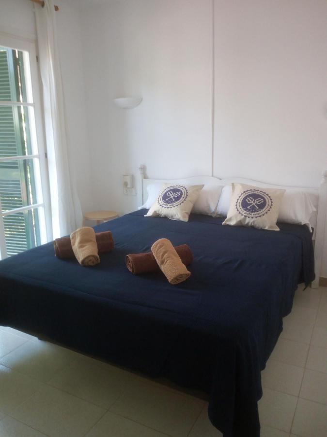 Apartamentos Playa Park Brisas Son Xoriguer Кала'н Бош Екстериор снимка