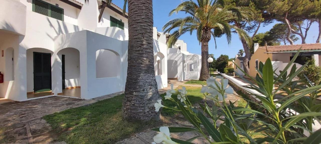 Apartamentos Playa Park Brisas Son Xoriguer Кала'н Бош Екстериор снимка