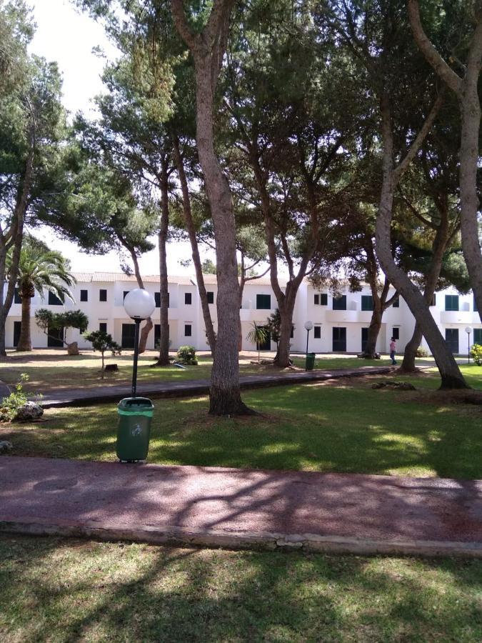 Apartamentos Playa Park Brisas Son Xoriguer Кала'н Бош Екстериор снимка