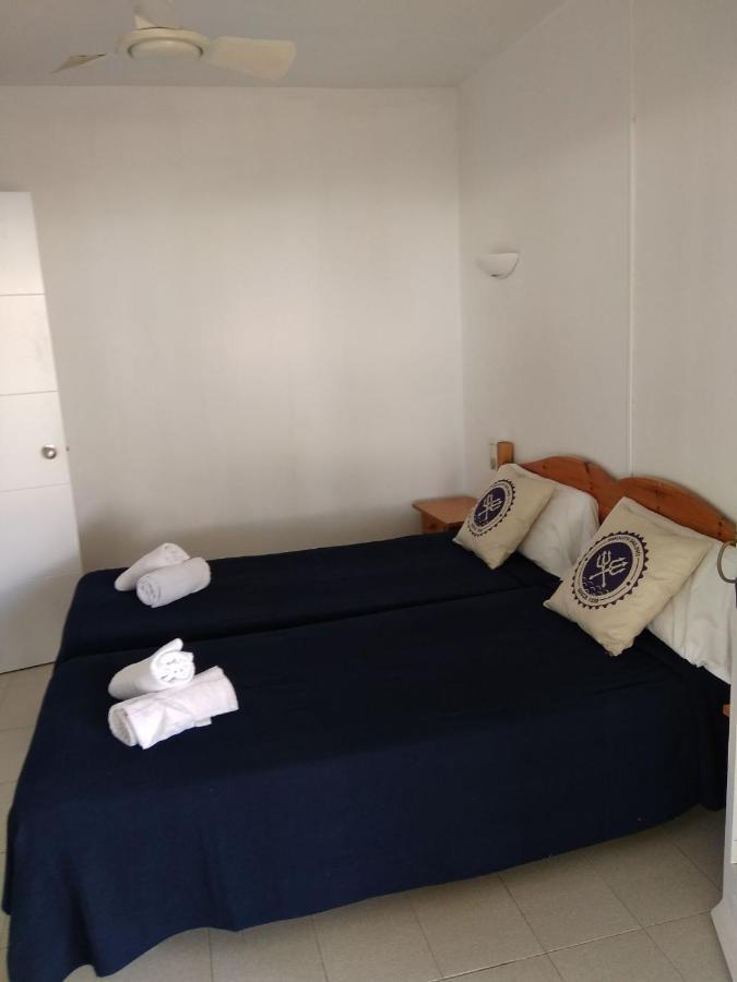 Apartamentos Playa Park Brisas Son Xoriguer Кала'н Бош Екстериор снимка